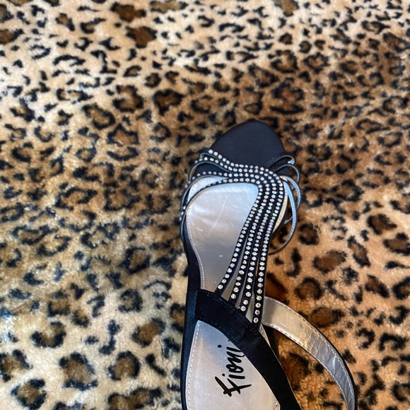 Heels - Picture 5 of 5